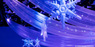 Inflatable Snow Flakes Close